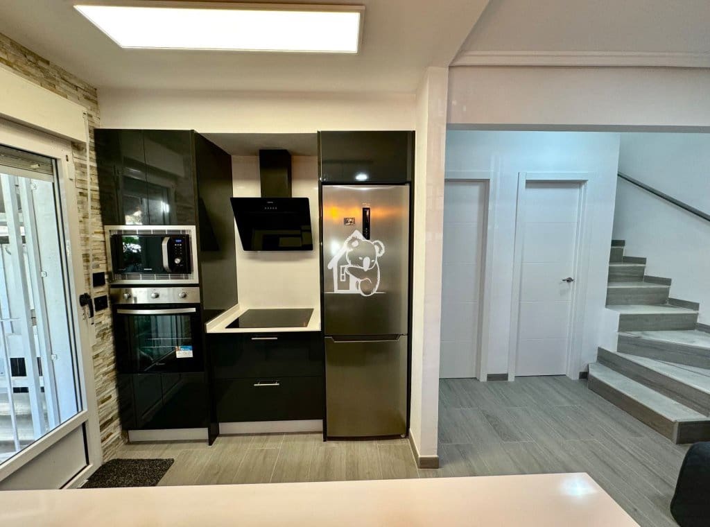 3 camera da letto Villa da affittare in Torrevieja con piscina - 1.400 € (Rif: 9902667)