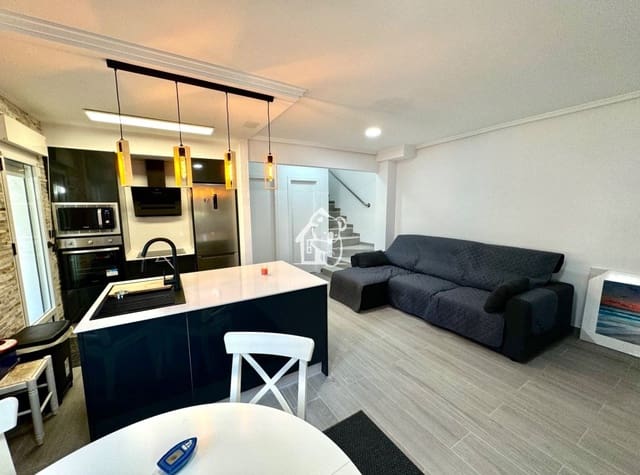 3 makuuhuone Huvila vuokrattavana paikassa El Chaparral - La Siesta - La Torreta, Torrevieja mukana uima-altaan - 1 400 € (Ref: 9902667)
