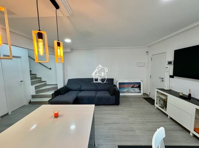 3 makuuhuone Huvila vuokrattavana paikassa El Chaparral - La Siesta - La Torreta, Torrevieja mukana uima-altaan - 1 400 € (Ref: 9902667)