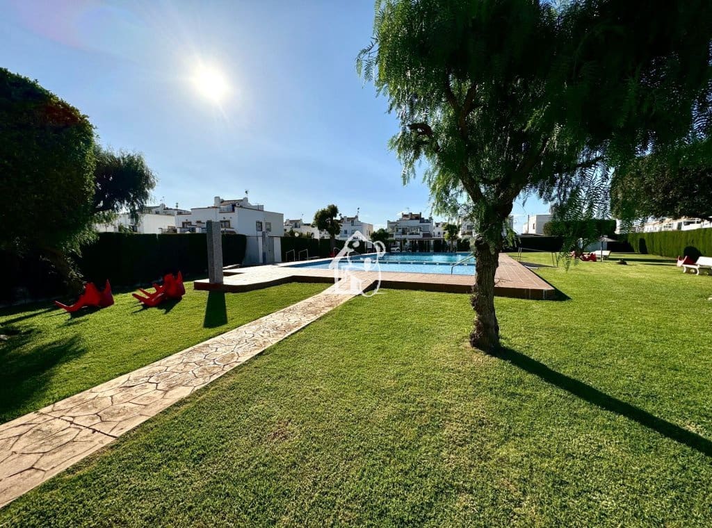 3 camera da letto Villa da affittare in Torrevieja con piscina - 1.400 € (Rif: 9902667)