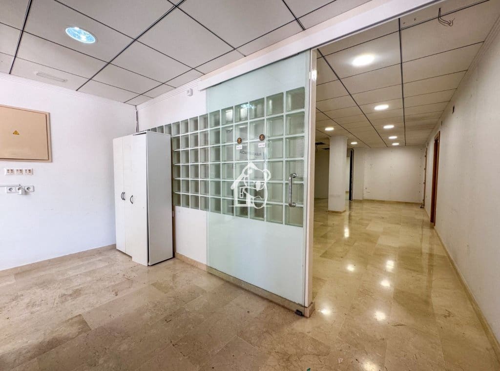 3 soverom Kommersiell til leie i Villamartin - € 1 700 (Ref: 9906633)
