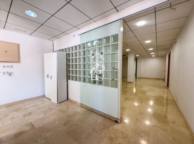 3 soverom Kommersiell til leie i Villamartin, Orihuela - € 1 700 (Ref: 9906633)