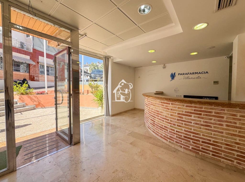 3 soverom Kommersiell til leie i Villamartin - € 1 700 (Ref: 9906633)