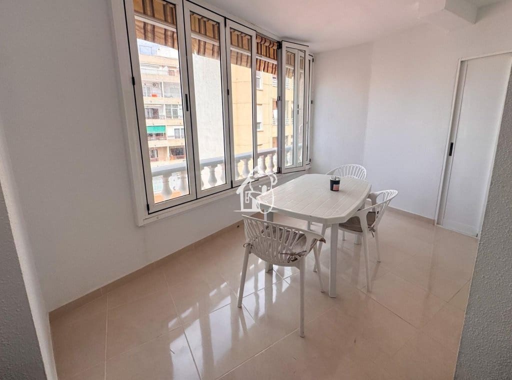 2 sypialnia Apartament do wynajęcia w Torrevieja - 800 € (Ref: 9909849)