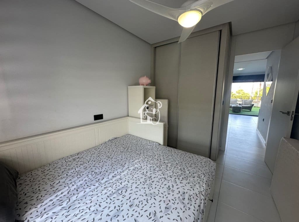 2 bedroom Beach Apartment for sale in Pilar de la Horadada with pool garage - € 388,000 (Ref: 9919174)
