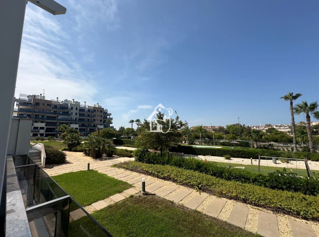 2 bedroom Beach Apartment for sale in Pilar de la Horadada with pool garage - € 388,000 (Ref: 9919174)