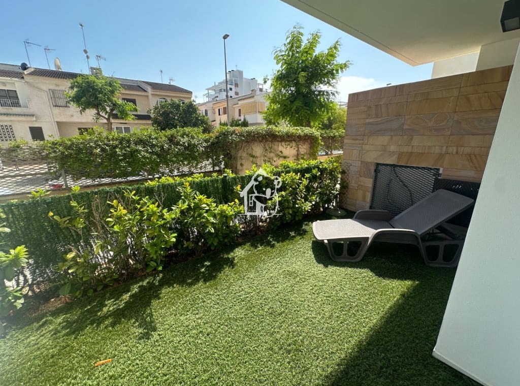 2 bedroom Beach Apartment for sale in Pilar de la Horadada with pool garage - € 388,000 (Ref: 9919174)
