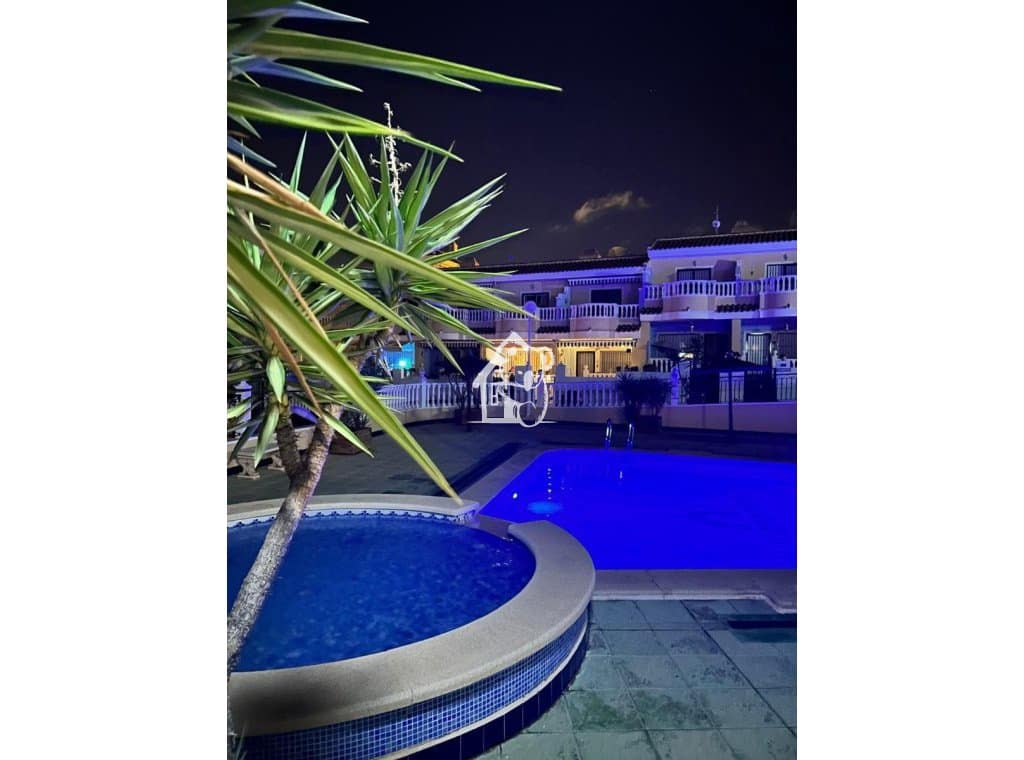 2 makuuhuone Omakotitalo vuokrattavana paikassa Ciudad Quesada mukana uima-altaan - 950 € (Ref: 9919175)