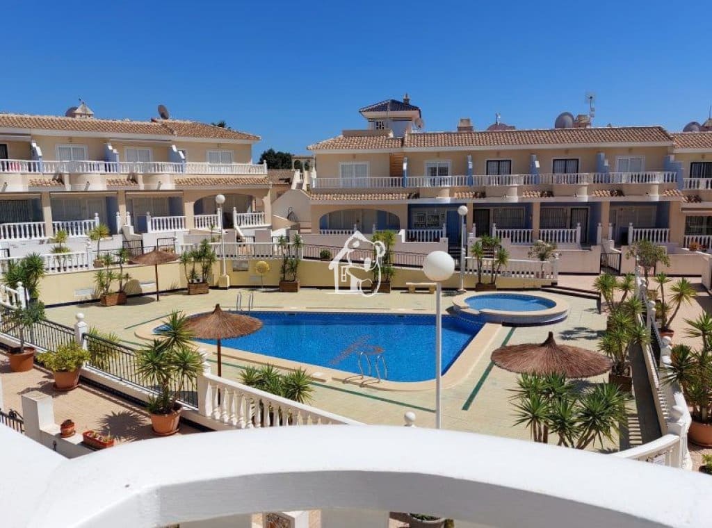 2 makuuhuone Omakotitalo vuokrattavana paikassa Ciudad Quesada mukana uima-altaan - 950 € (Ref: 9919175)