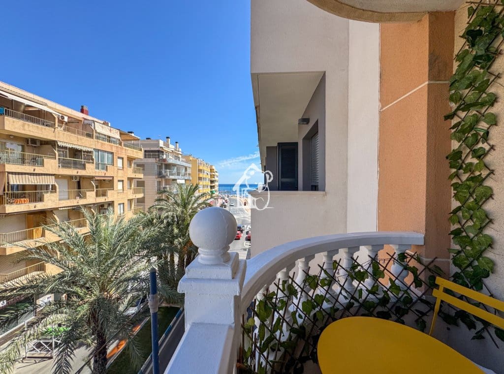 2 soveværelse Strandlejlighed til salg i Torrevieja - € 197.000 (Ref: 9919176)
