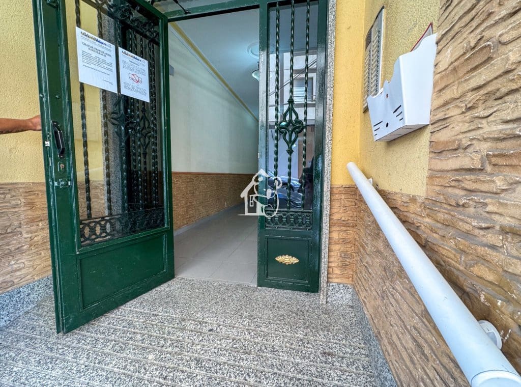 2 soveværelse Strandlejlighed til salg i Torrevieja - € 197.000 (Ref: 9919176)