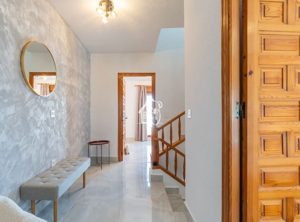 3 bedroom Villa for rent in Villamartin with pool - € 1,600 (Ref: 9921568)
