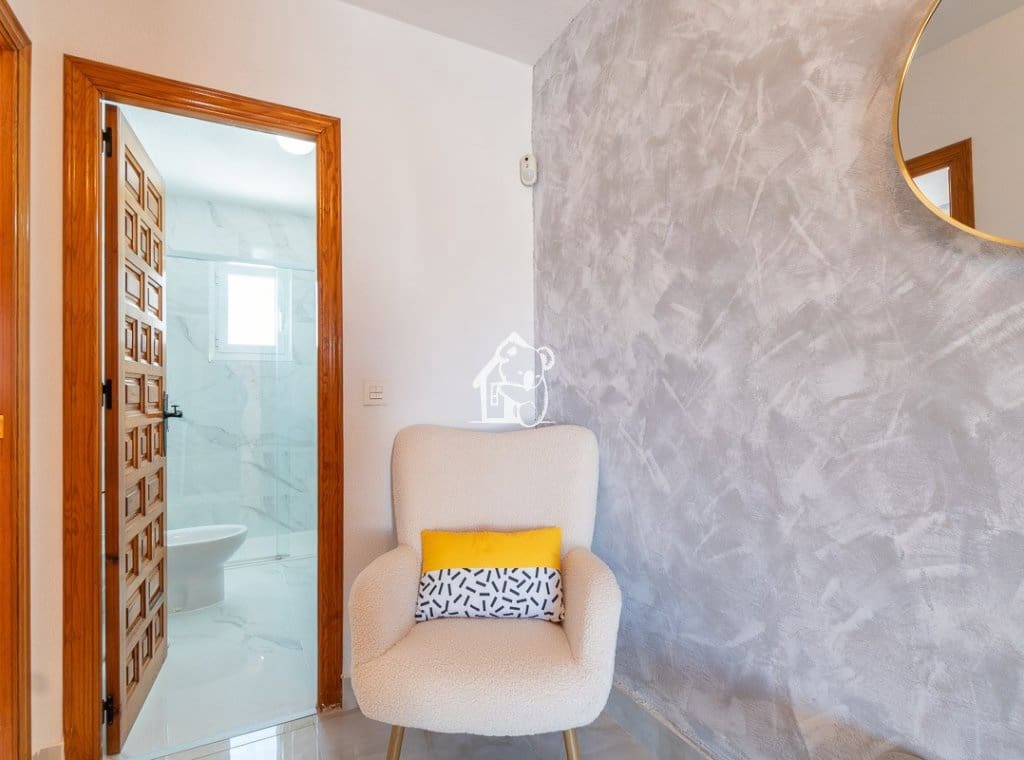 3 bedroom Villa for rent in Villamartin with pool - € 1,600 (Ref: 9921568)