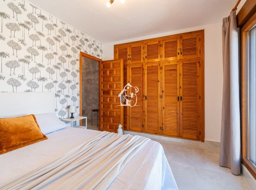 3 bedroom Villa for rent in Villamartin with pool - € 1,600 (Ref: 9921568)