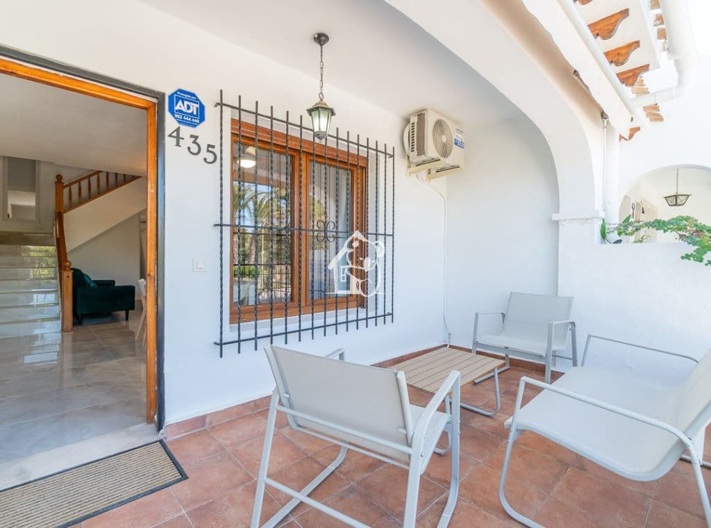 3 bedroom Villa for rent in Villamartin with pool - € 1,600 (Ref: 9921568)