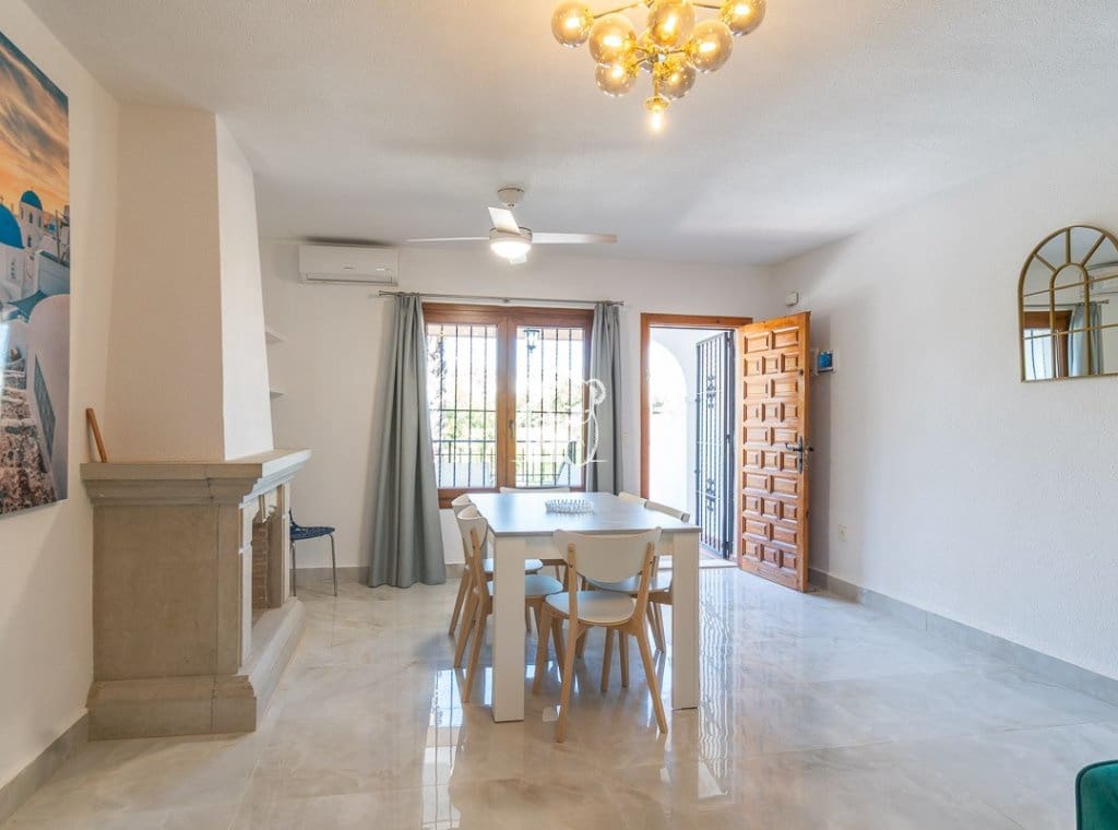 3 bedroom Villa for rent in Villamartin with pool - € 1,600 (Ref: 9921568)