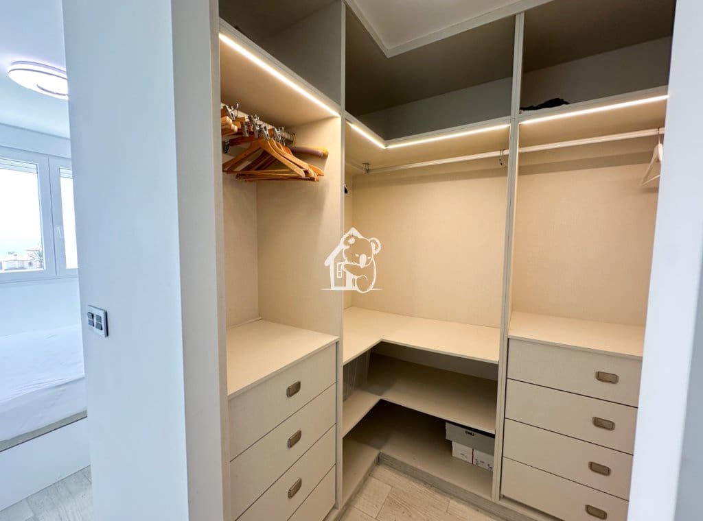 Appartement de 3 chambres à louer à Torrevieja avec piscine garage - 1 350 € (Ref: 9921569)