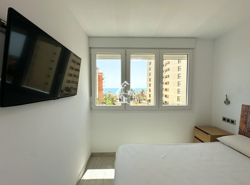 Appartement de 3 chambres à louer à Torrevieja avec piscine garage - 1 350 € (Ref: 9921569)
