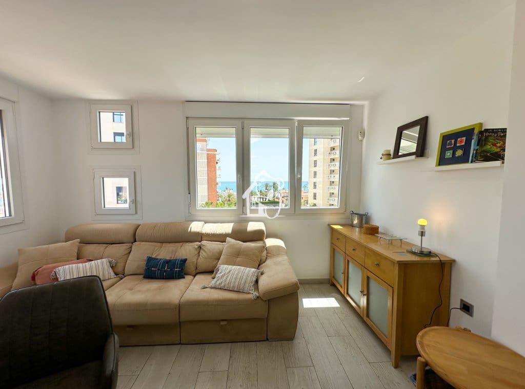 Appartement de 3 chambres à louer à Torrevieja avec piscine garage - 1 350 € (Ref: 9921569)