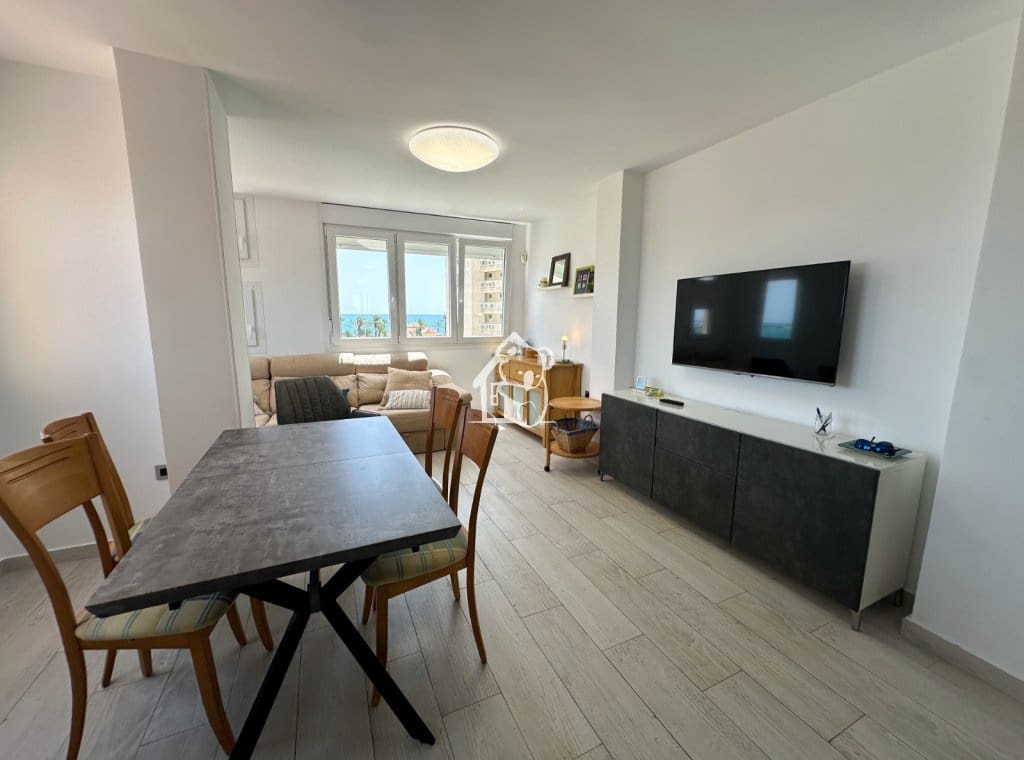 Appartement de 3 chambres à louer à Torrevieja avec piscine garage - 1 350 € (Ref: 9921569)