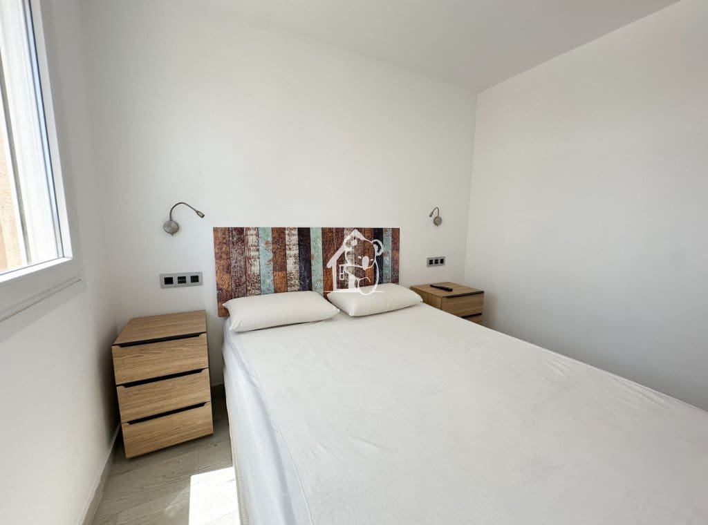 Appartement de 3 chambres à louer à Torrevieja avec piscine garage - 1 350 € (Ref: 9921569)