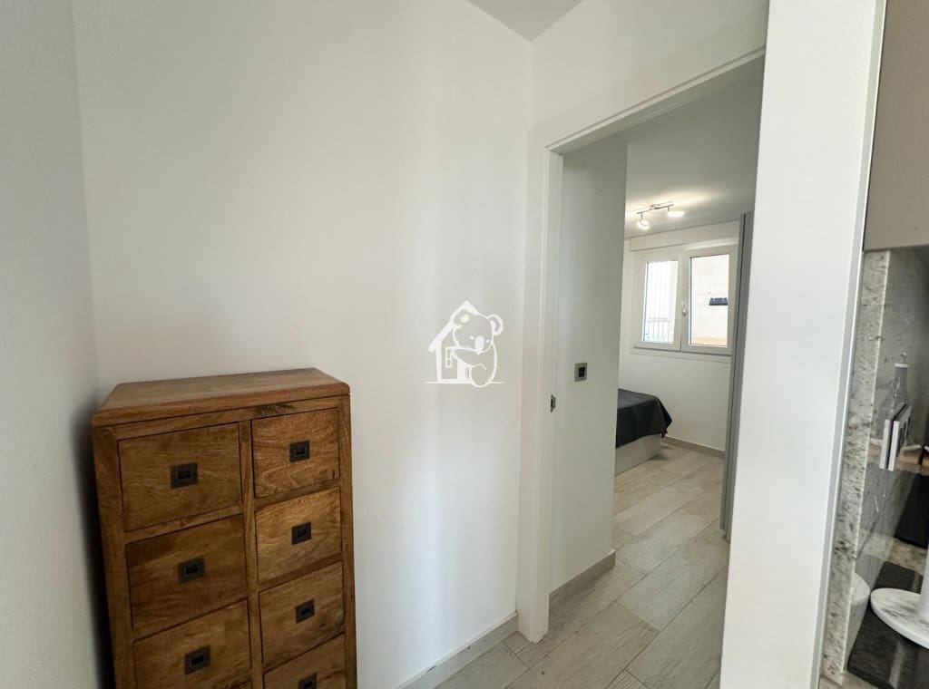 Appartement de 3 chambres à louer à Torrevieja avec piscine garage - 1 350 € (Ref: 9921569)