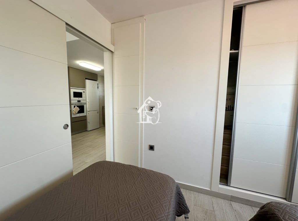 Appartement de 3 chambres à louer à Torrevieja avec piscine garage - 1 350 € (Ref: 9921569)