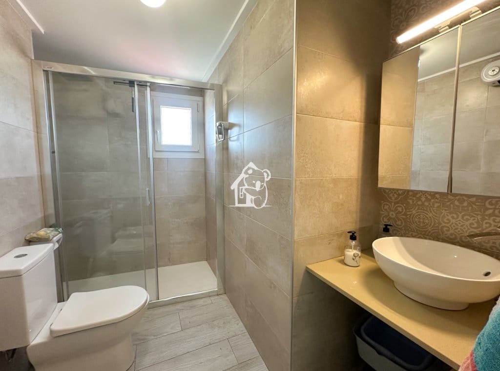 Appartement de 3 chambres à louer à Torrevieja avec piscine garage - 1 350 € (Ref: 9921569)