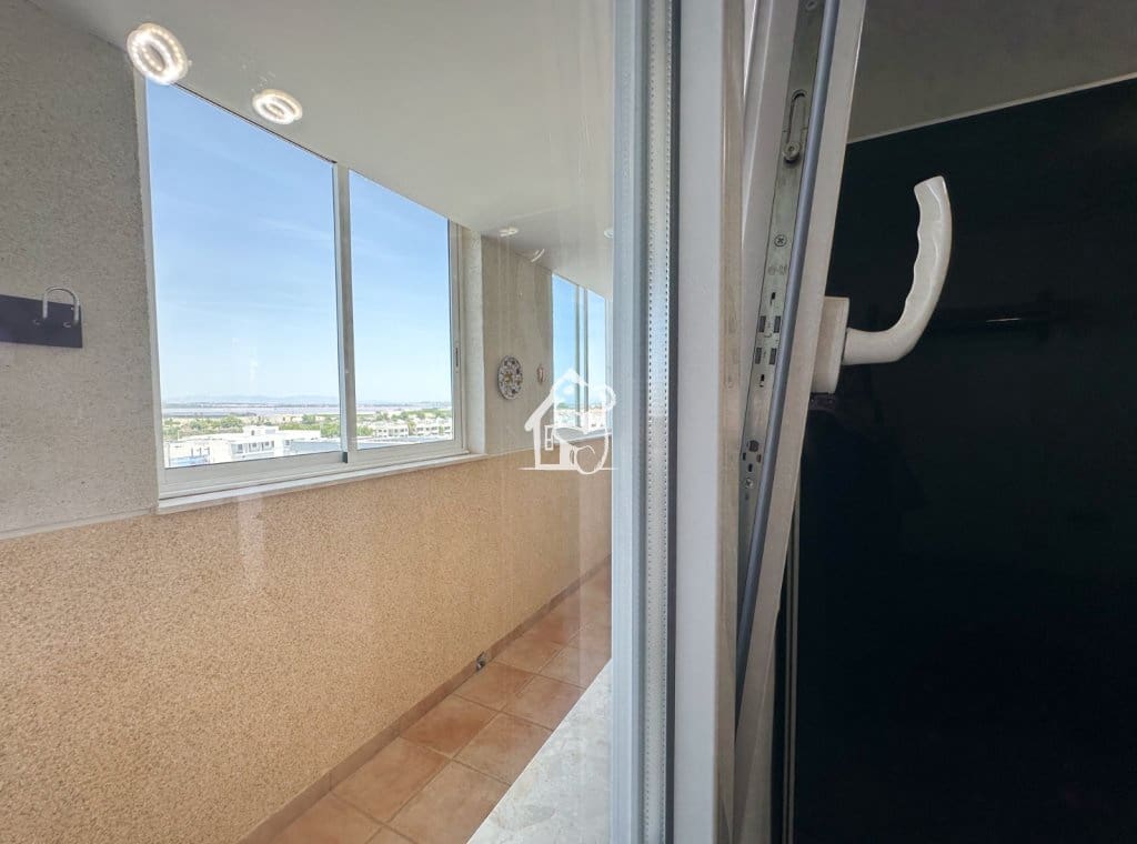 Appartement de 3 chambres à louer à Torrevieja avec piscine garage - 1 350 € (Ref: 9921569)