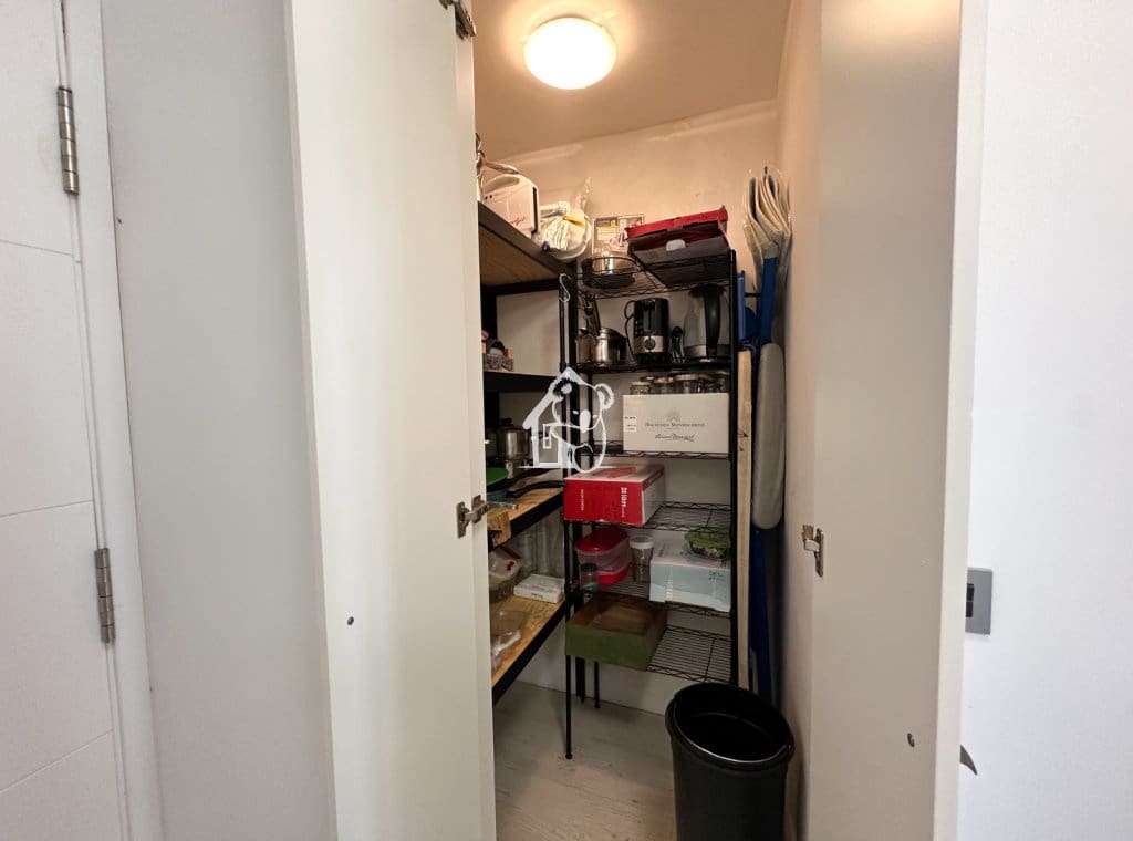 Appartement de 3 chambres à louer à Torrevieja avec piscine garage - 1 350 € (Ref: 9921569)