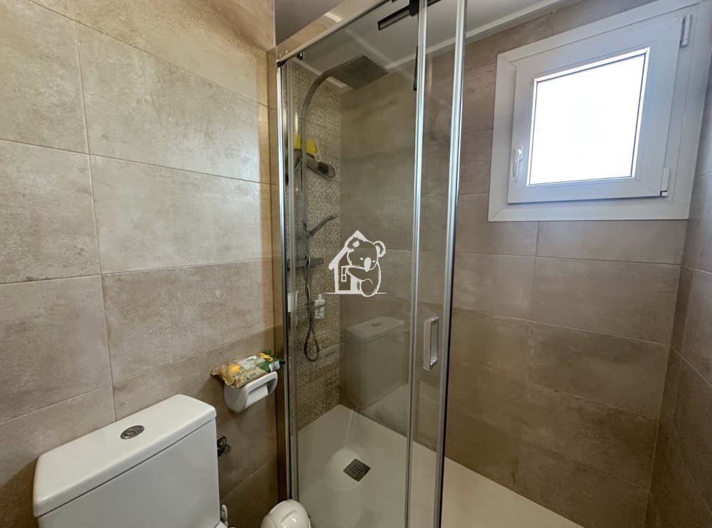 Appartement de 3 chambres à louer à Torrevieja avec piscine garage - 1 350 € (Ref: 9921569)