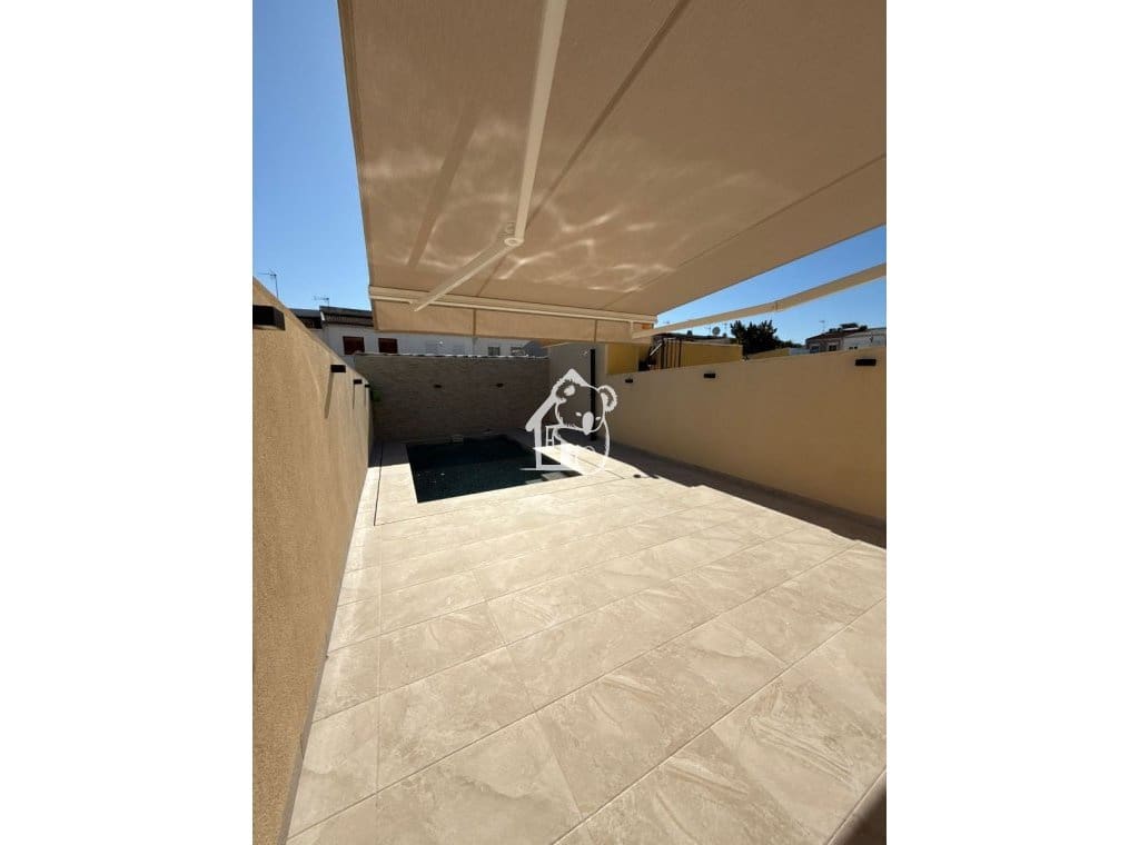 2 bedroom Townhouse for rent in Torrevieja with pool - € 1,400 (Ref: 9926574)