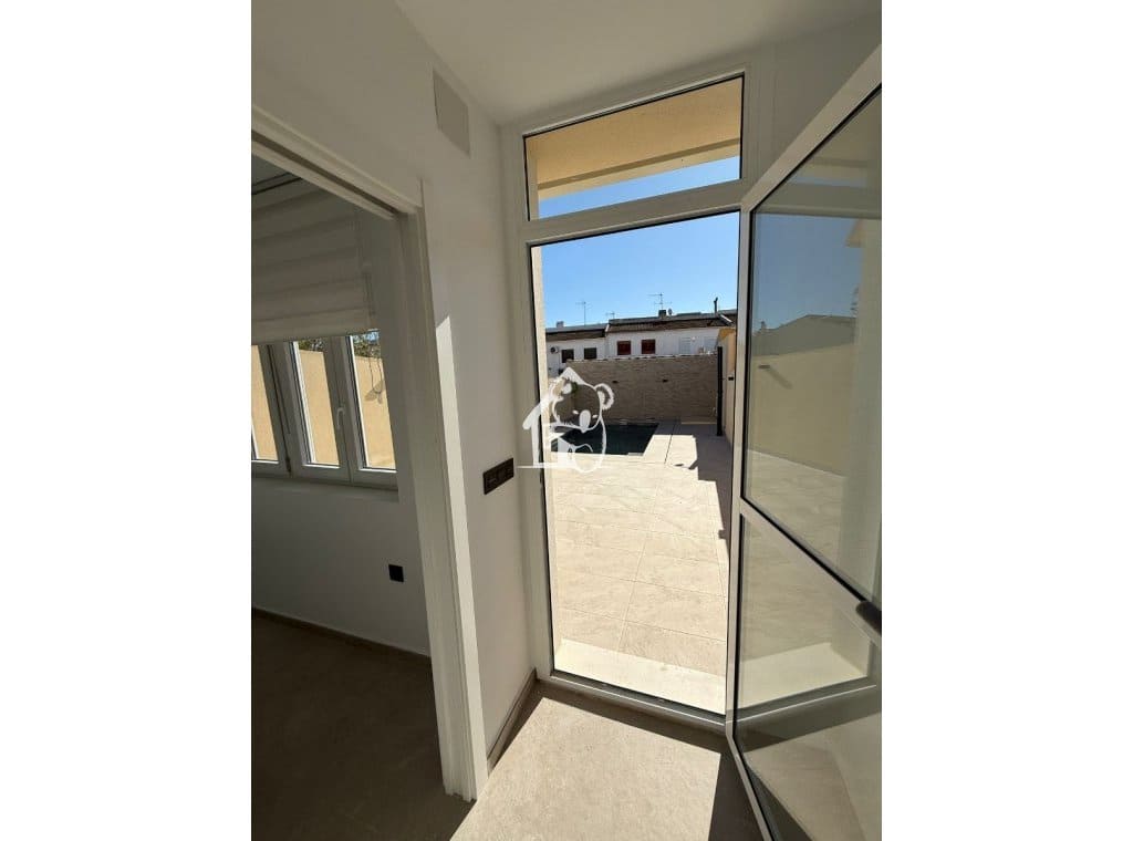 2 bedroom Townhouse for rent in Torrevieja with pool - € 1,400 (Ref: 9926574)