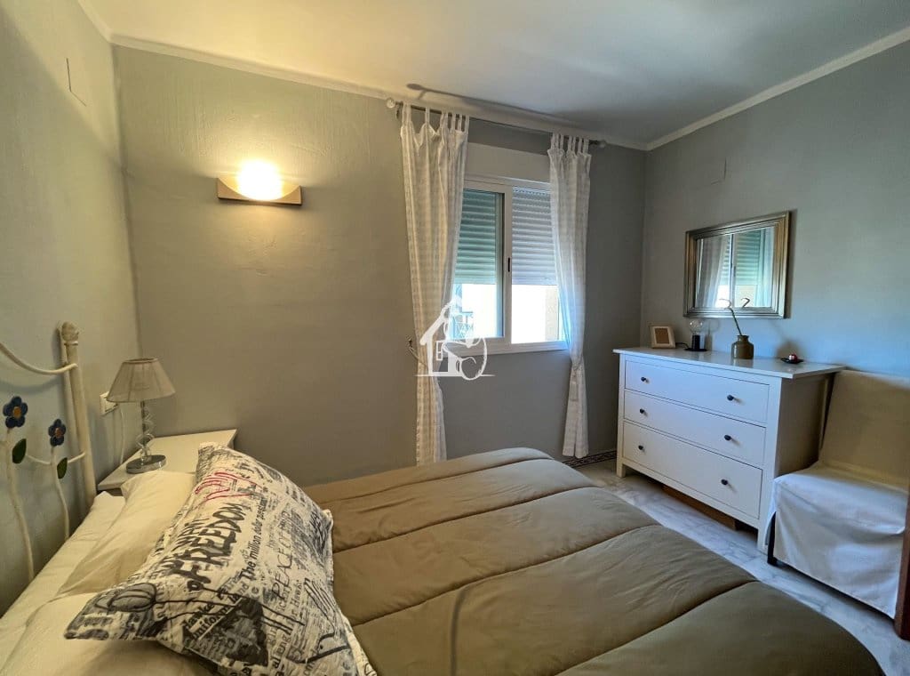 2 slaapkamer Appartement te huur in Torrevieja met zwembad garage - € 900 (Ref: 9926575)