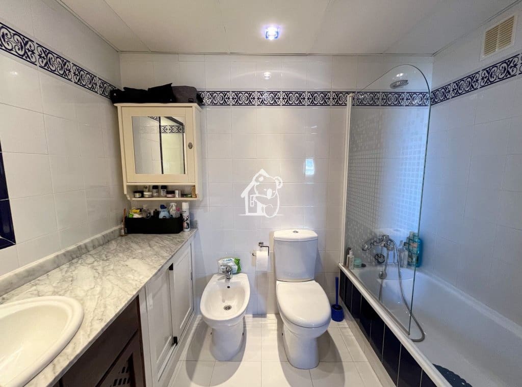 2 slaapkamer Appartement te huur in Torrevieja met zwembad garage - € 900 (Ref: 9926575)