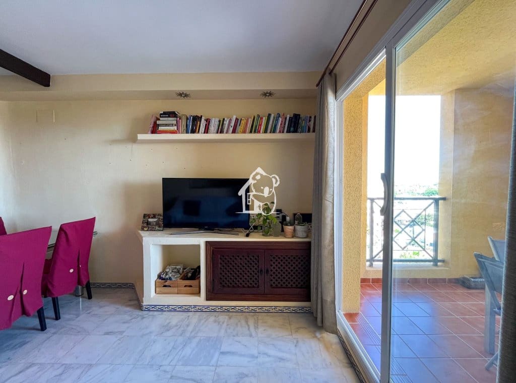 2 slaapkamer Appartement te huur in Torrevieja met zwembad garage - € 900 (Ref: 9926575)
