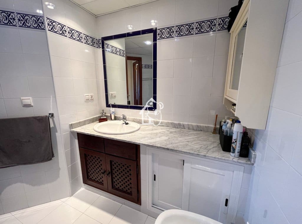 2 slaapkamer Appartement te huur in Torrevieja met zwembad garage - € 900 (Ref: 9926575)