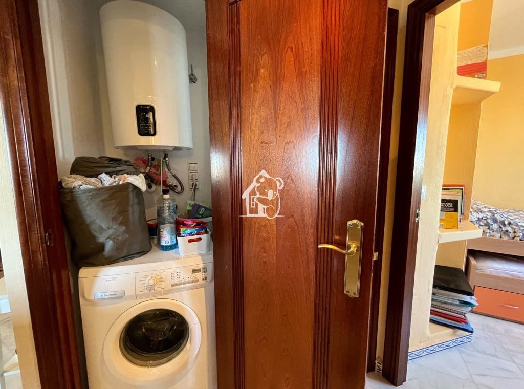 2 slaapkamer Appartement te huur in Torrevieja met zwembad garage - € 900 (Ref: 9926575)
