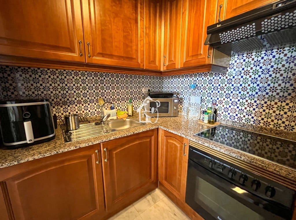 2 slaapkamer Appartement te huur in Torrevieja met zwembad garage - € 900 (Ref: 9926575)