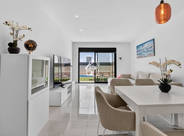 Villa/Maison de 3 chambres à louer à Benijófar avec piscine - 2 350 € (Ref: 9928599)