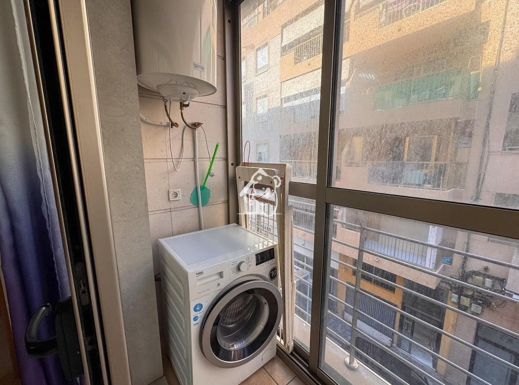 3 sypialnia Apartament do wynajęcia w Torrevieja z garażem - 1 350 € (Ref: 9932601)