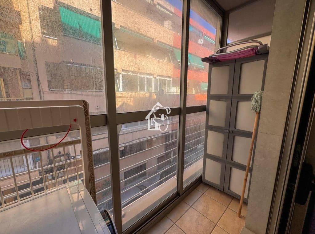 3 sypialnia Apartament do wynajęcia w Torrevieja z garażem - 1 350 € (Ref: 9932601)
