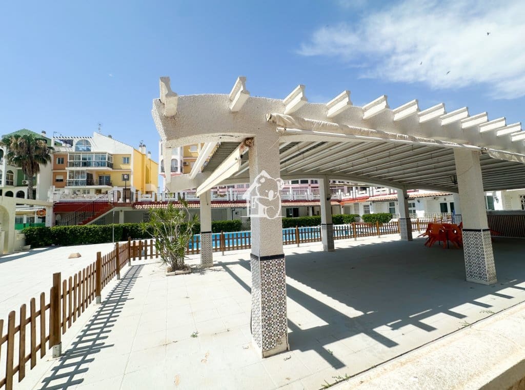2 quarto Apartamento para venda em Torrevieja com garagem - 150 000 € (Ref: 9932602)