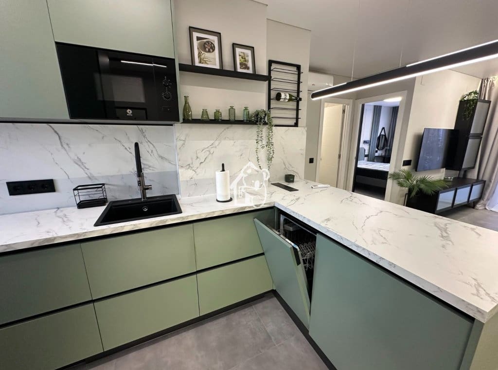 2 bedroom Apartment for rent in Torrevieja - € 1,200 (Ref: 9935392)