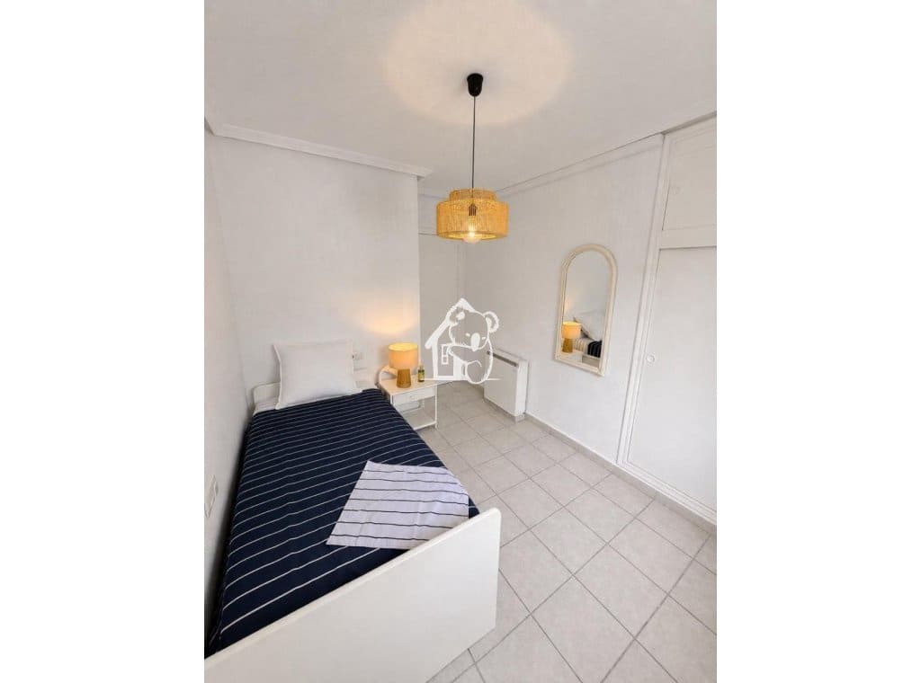 2 soveværelse Strandlejlighed til leje i Orihuela Costa med swimmingpool garage - € 1.450 (Ref: 9944989)