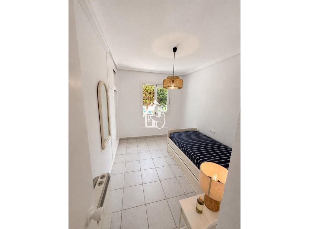 2 soveværelse Strandlejlighed til leje i Orihuela Costa med swimmingpool garage - € 1.450 (Ref: 9944989)
