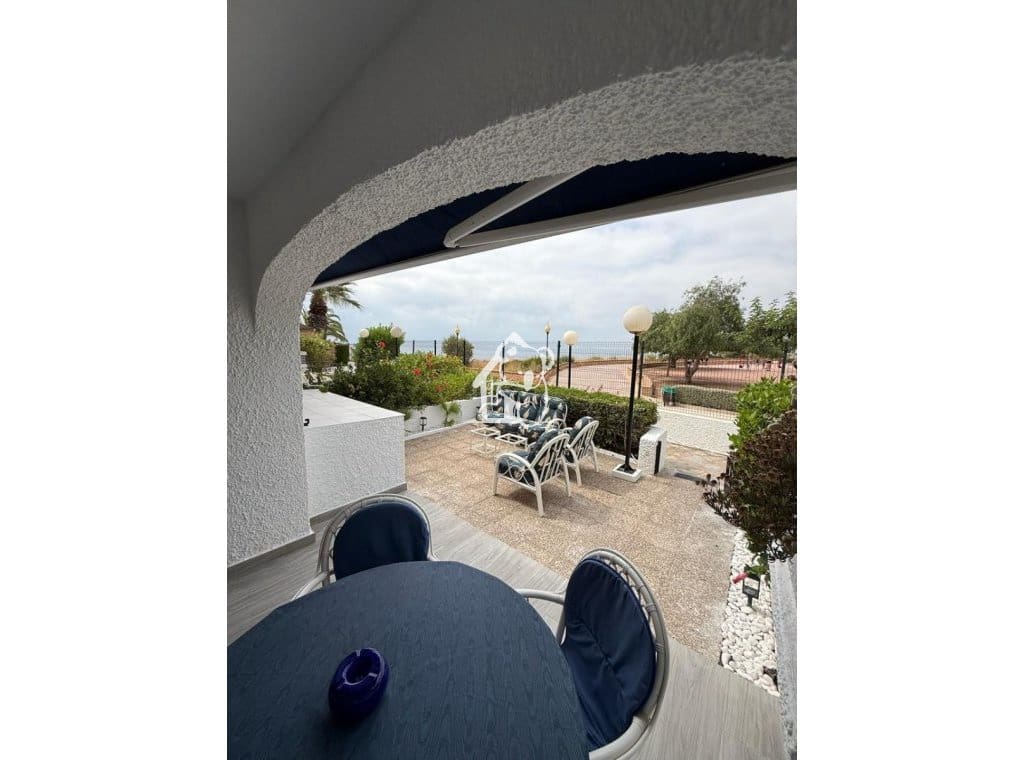 2 soveværelse Strandlejlighed til leje i Orihuela Costa med swimmingpool garage - € 1.450 (Ref: 9944989)