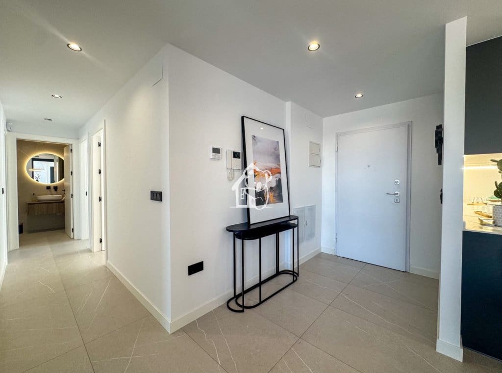 3 soverom Villa til salgs i Torrevieja med svømmebasseng garasje - € 585 000 (Ref: 9946869)