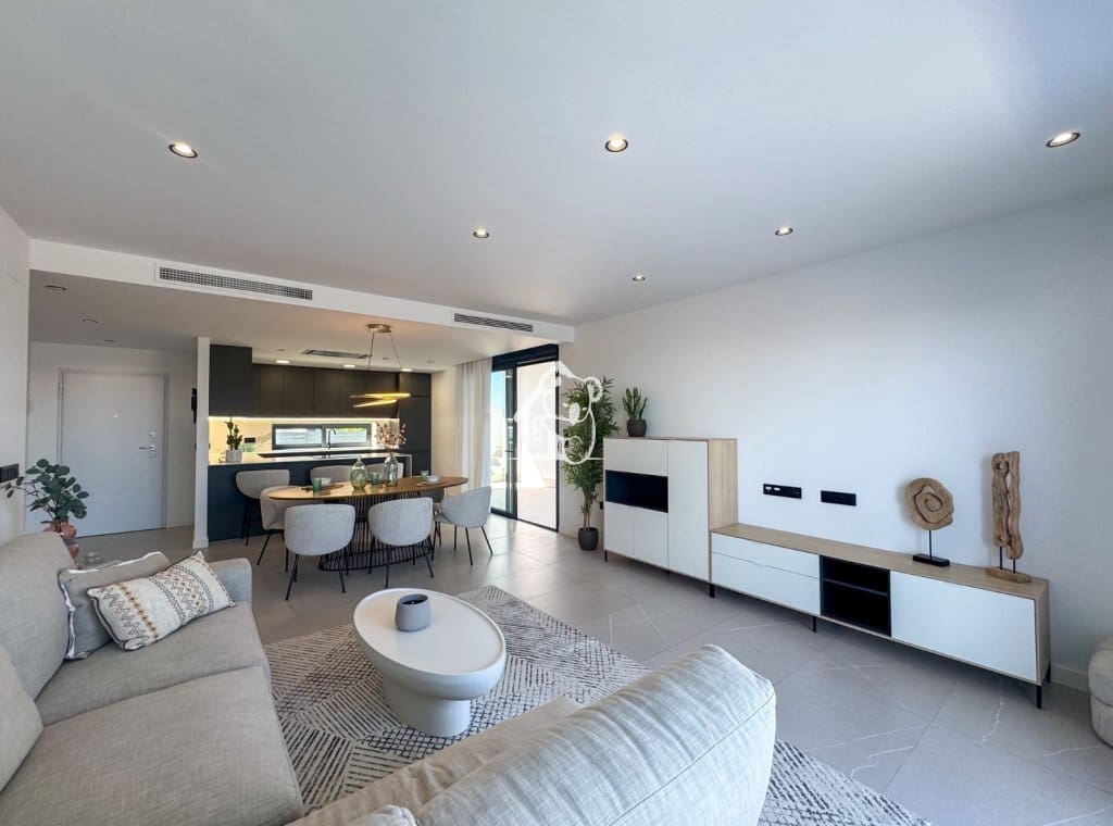 3 soverom Villa til salgs i Torrevieja med svømmebasseng garasje - € 585 000 (Ref: 9946869)