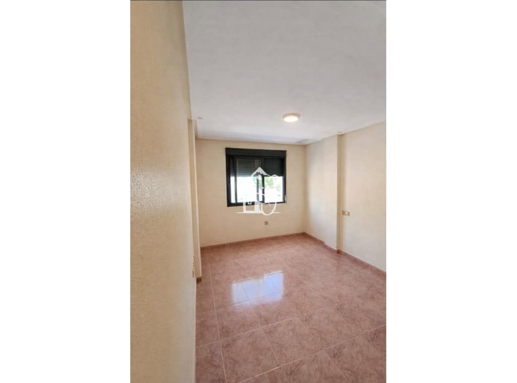 3 quarto Apartamento para arrendar em Bigastro - 690 € (Ref: 9946871)